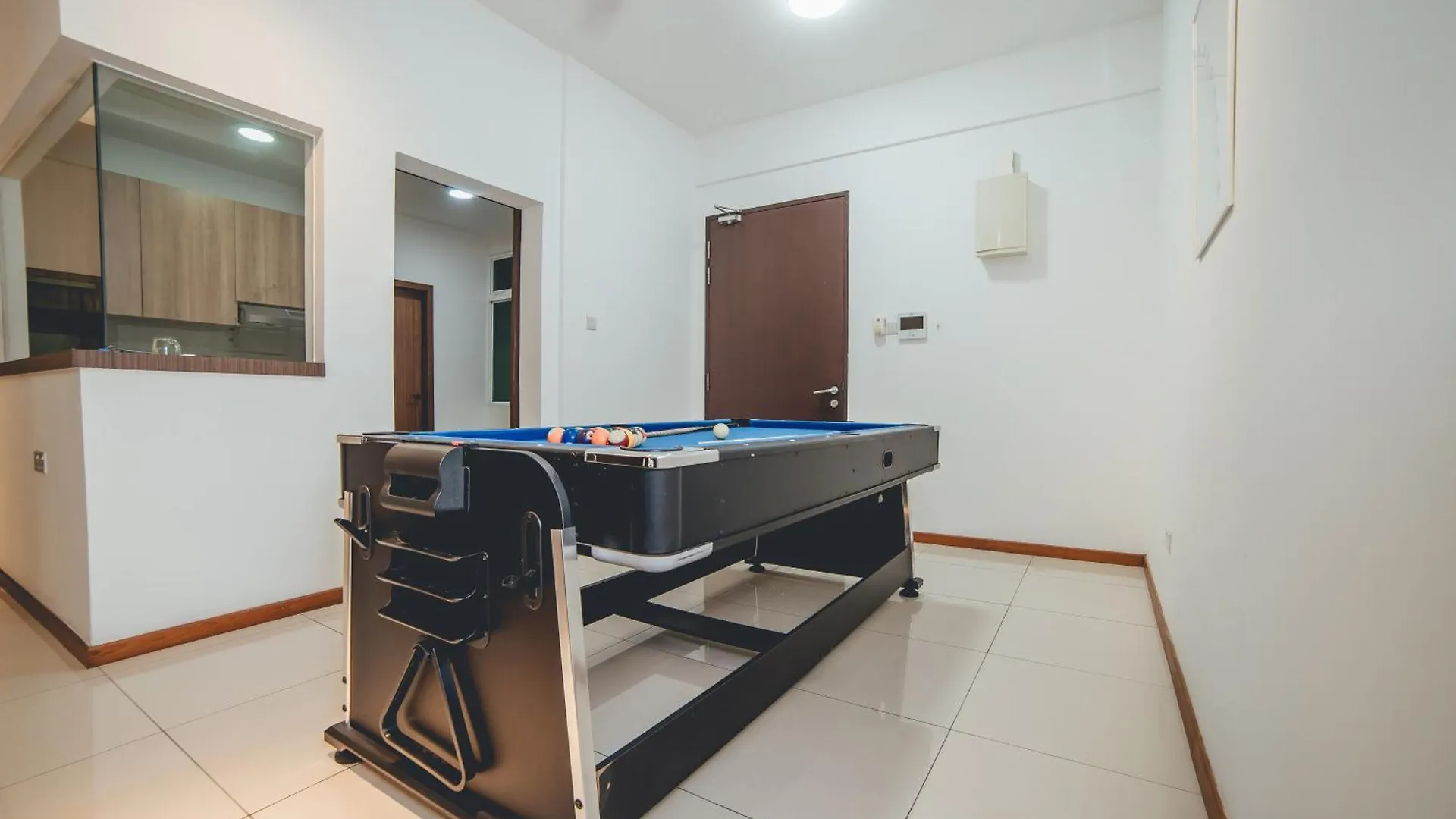 Grandview Stylish Living 3Br8Pax Pooltable By Our Stay Johor Bahru Apartment