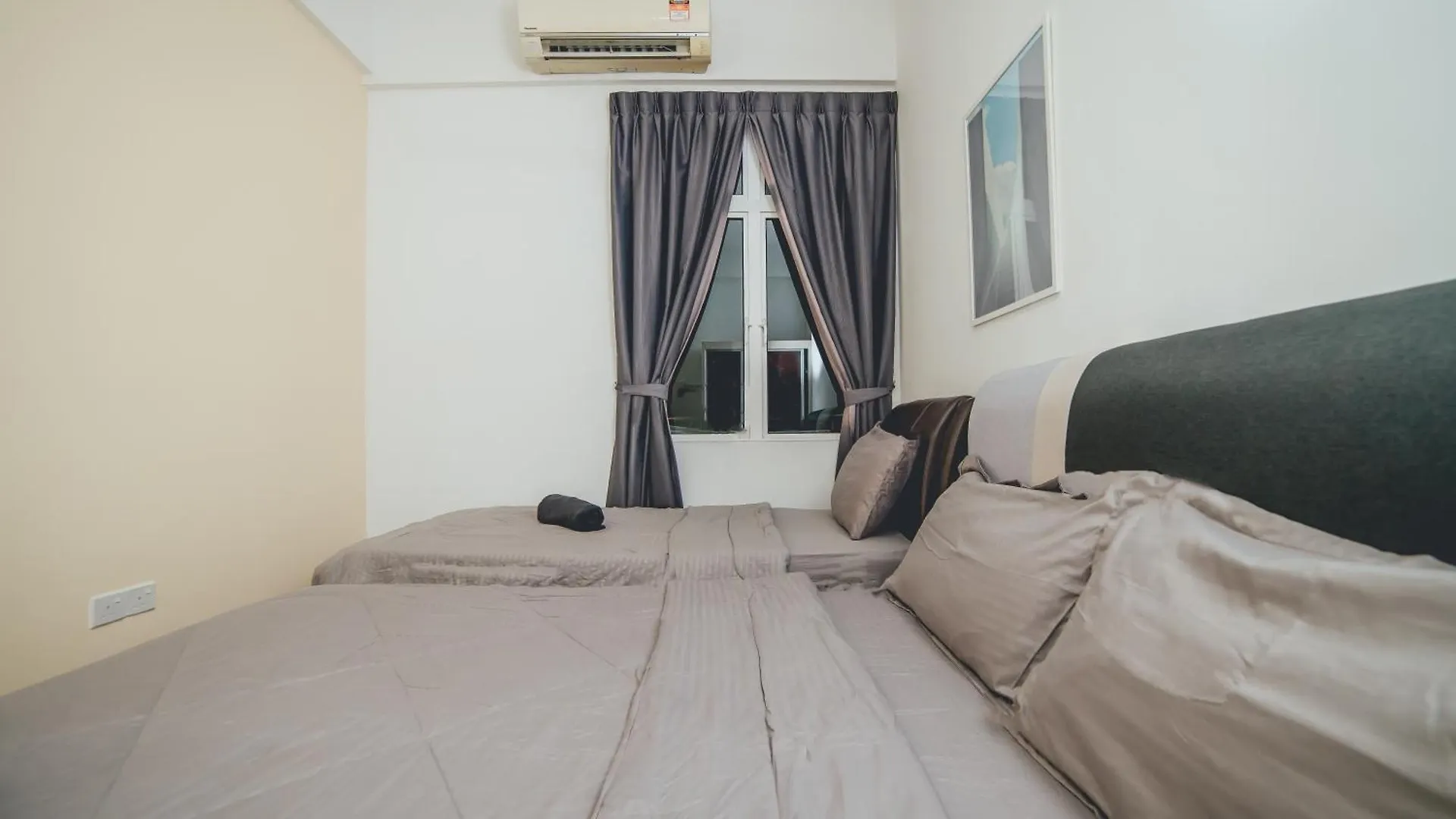 Grandview Stylish Living 3Br8Pax Pooltable By Our Stay Johor Bahru Apartment