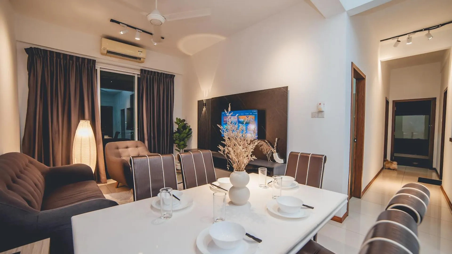 Grandview Stylish Living 3Br8Pax Pooltable By Our Stay Johor Bahru Apartment